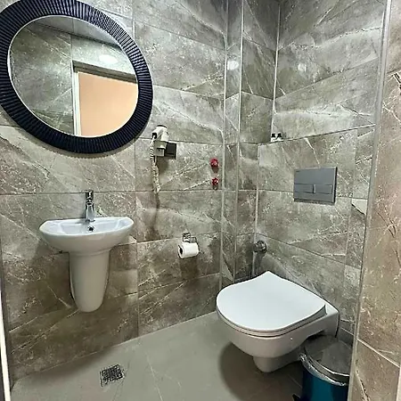 Grand Lavin Kwatera prywatna *