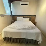 Grand Lavin Gazde/Camere de închiriat *